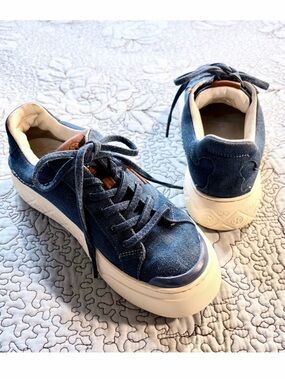 Tory Burch Ladybug Low Top Blue Denim Sneakers Lace Up Size 7🧡